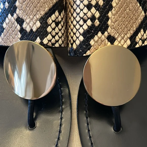 Tory Burch Flat Sandals Size 8 1/2 NWOT - Picture 8 of 11